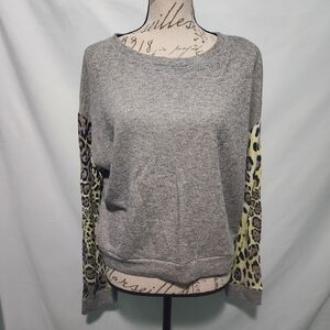Fun Lush Gray Crop Sweater W Leopard Print Long Sleeves. Size Large.